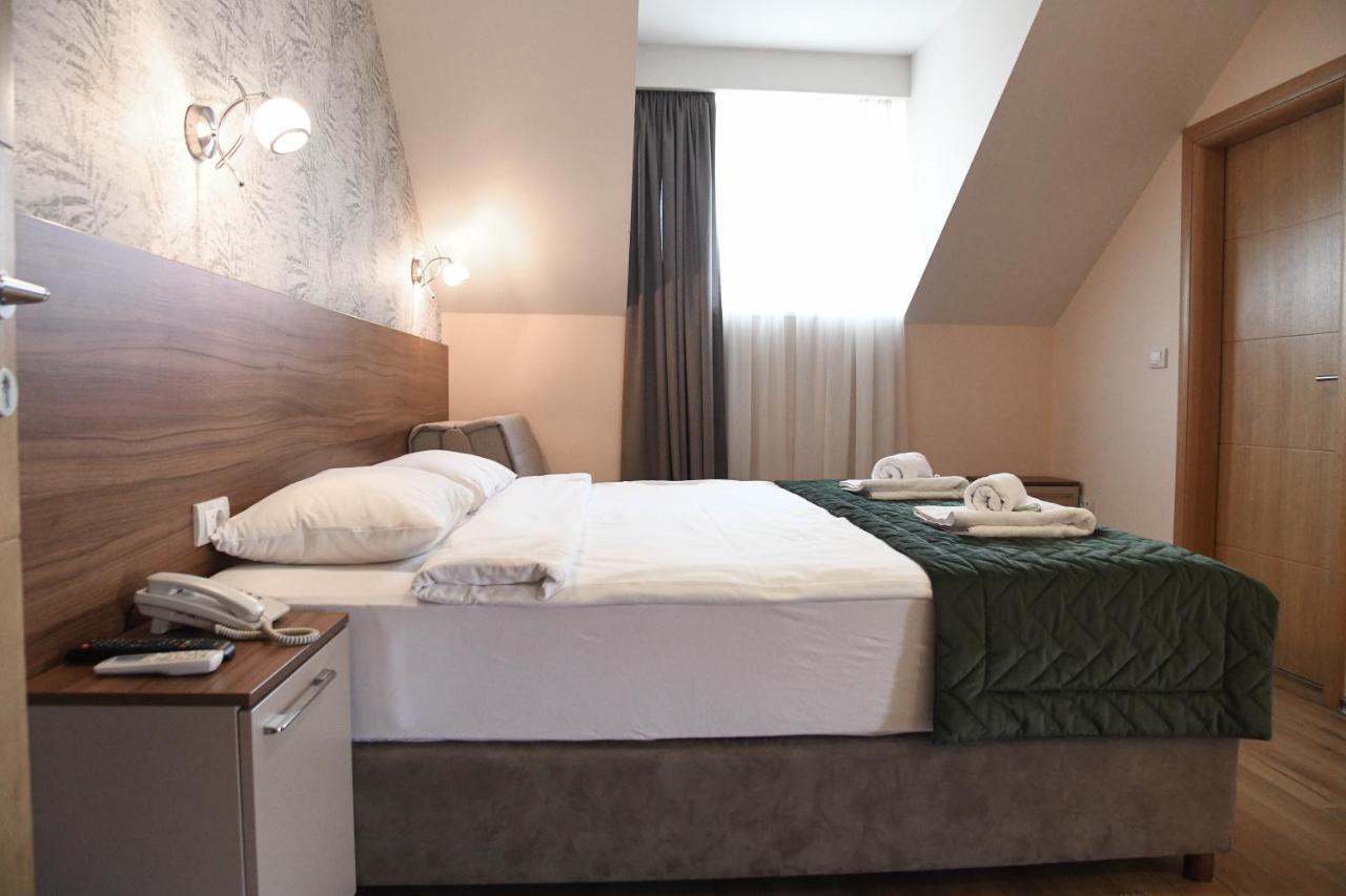 Hotel Garden Novi Sad Esterno foto
