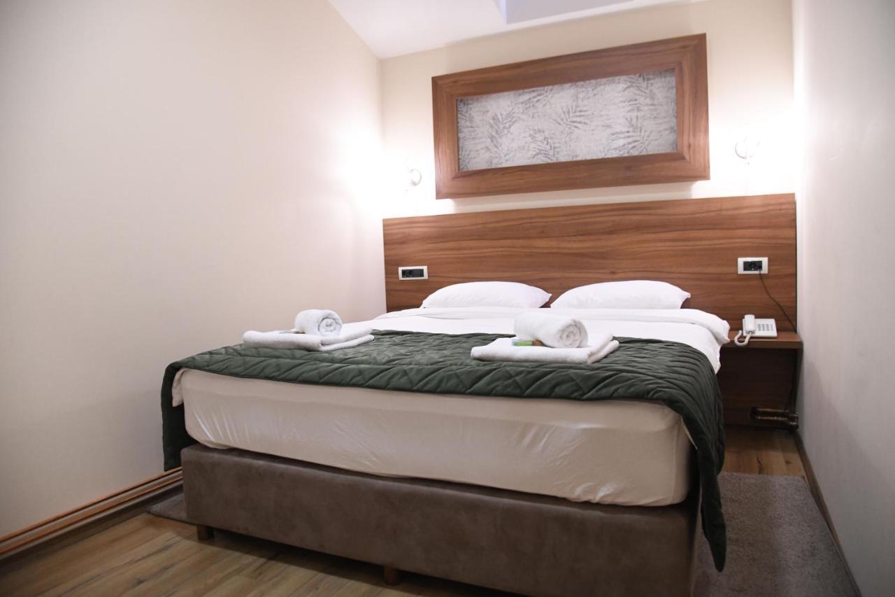 Hotel Garden Novi Sad Esterno foto