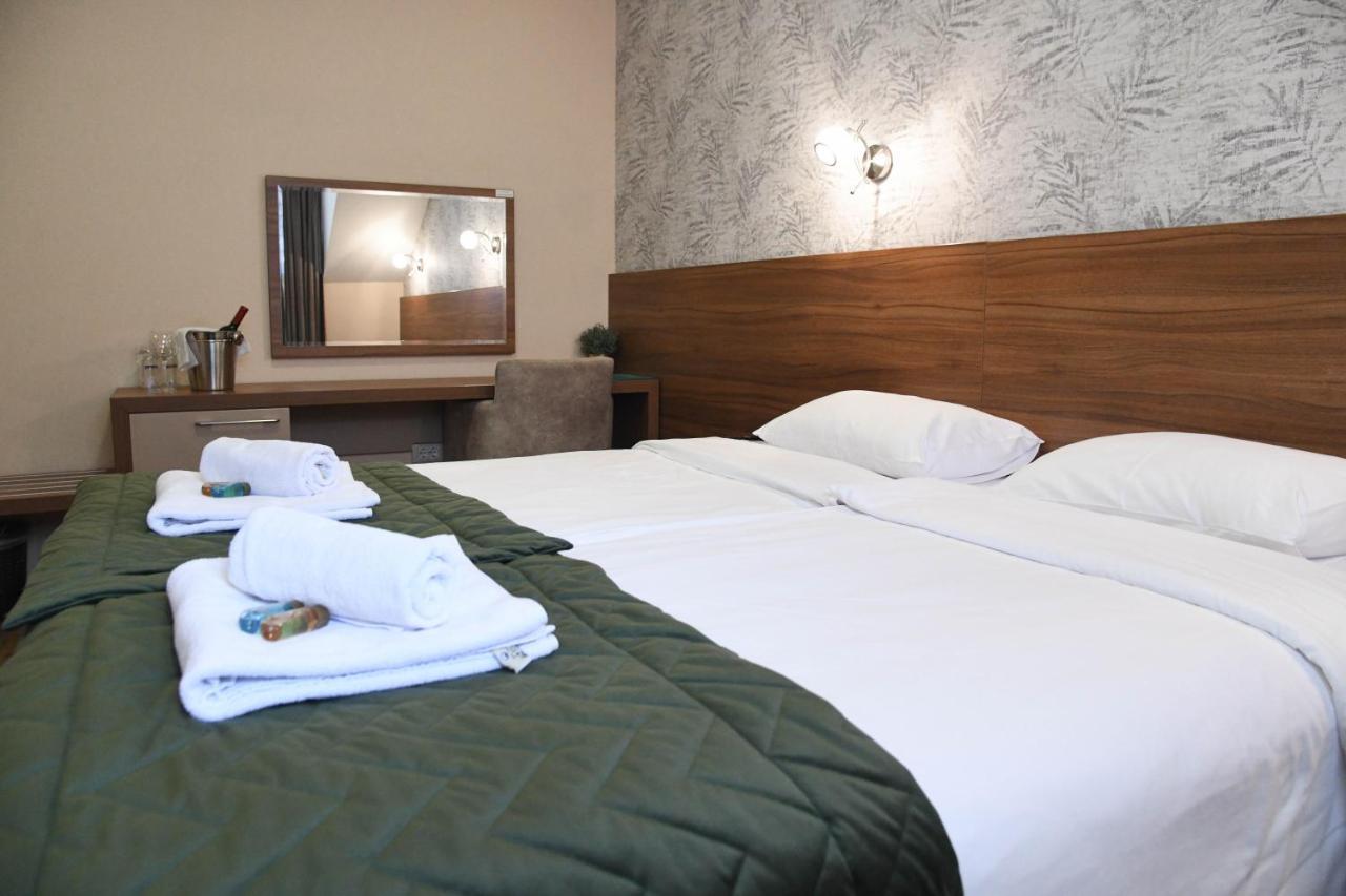 Hotel Garden Novi Sad Esterno foto