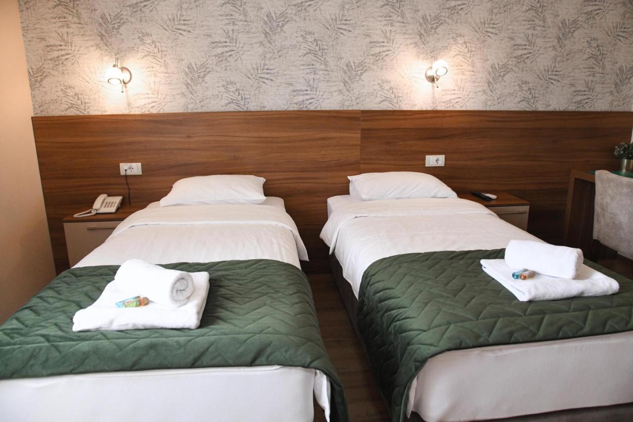 Hotel Garden Novi Sad Esterno foto