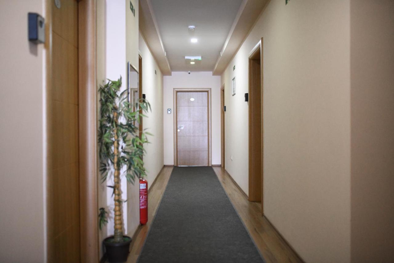 Hotel Garden Novi Sad Esterno foto