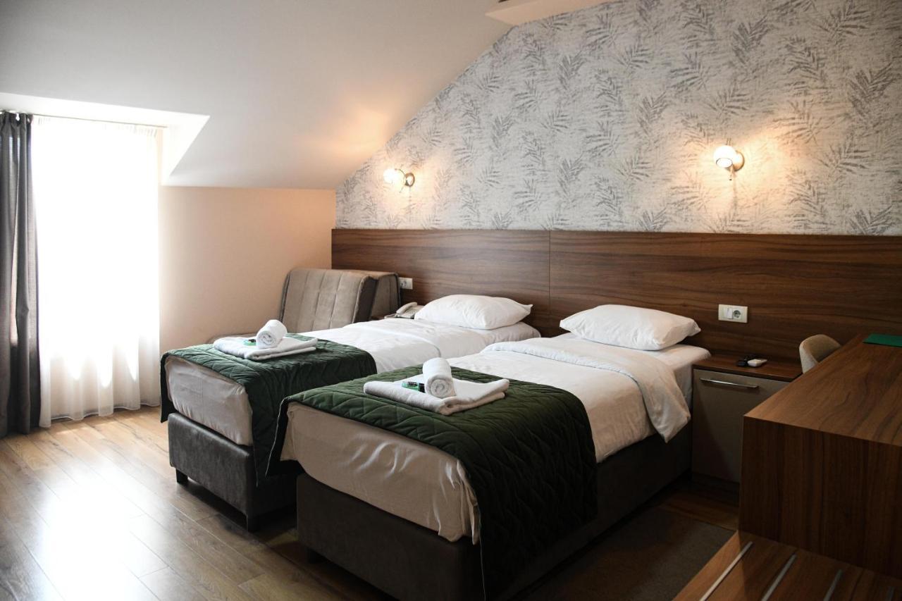 Hotel Garden Novi Sad Esterno foto