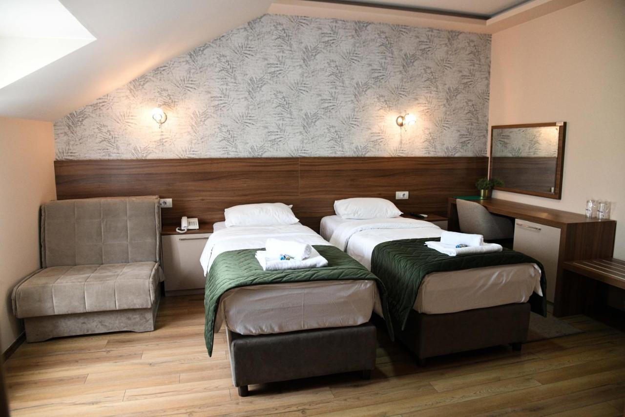 Hotel Garden Novi Sad Esterno foto