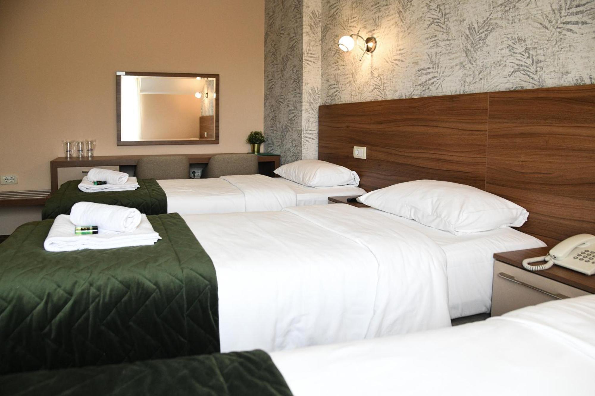 Hotel Garden Novi Sad Esterno foto